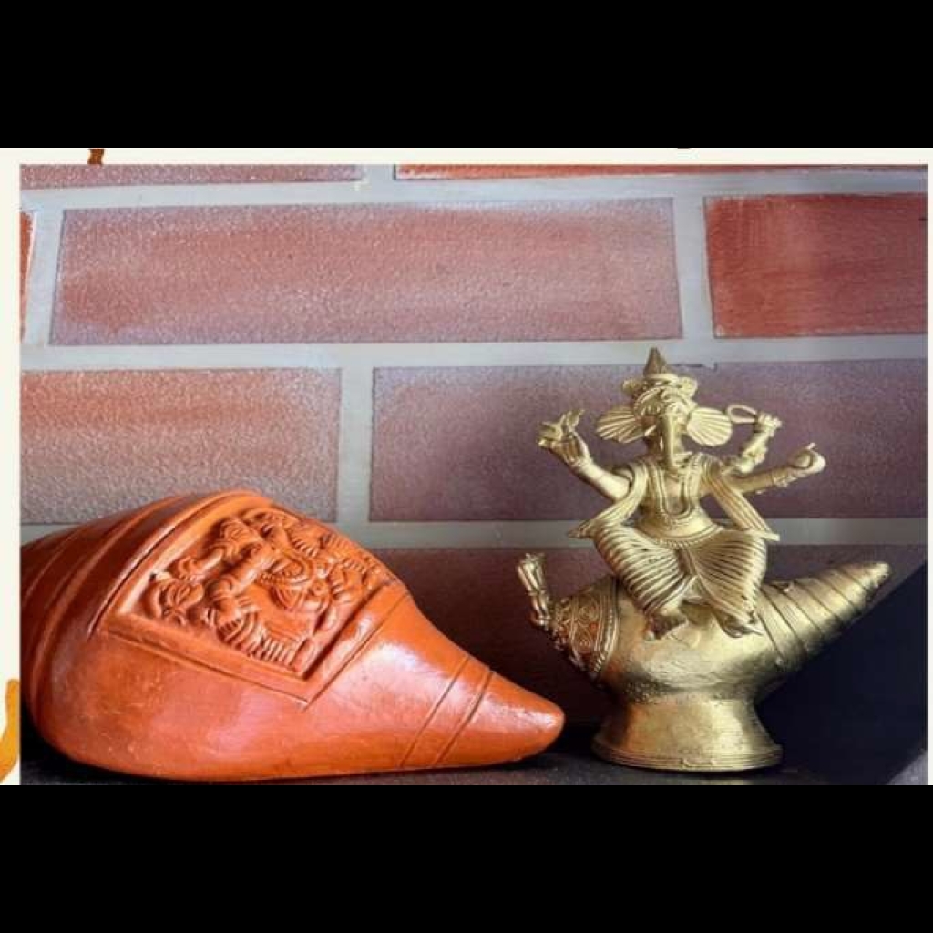 Ganesh seated on Shankha
